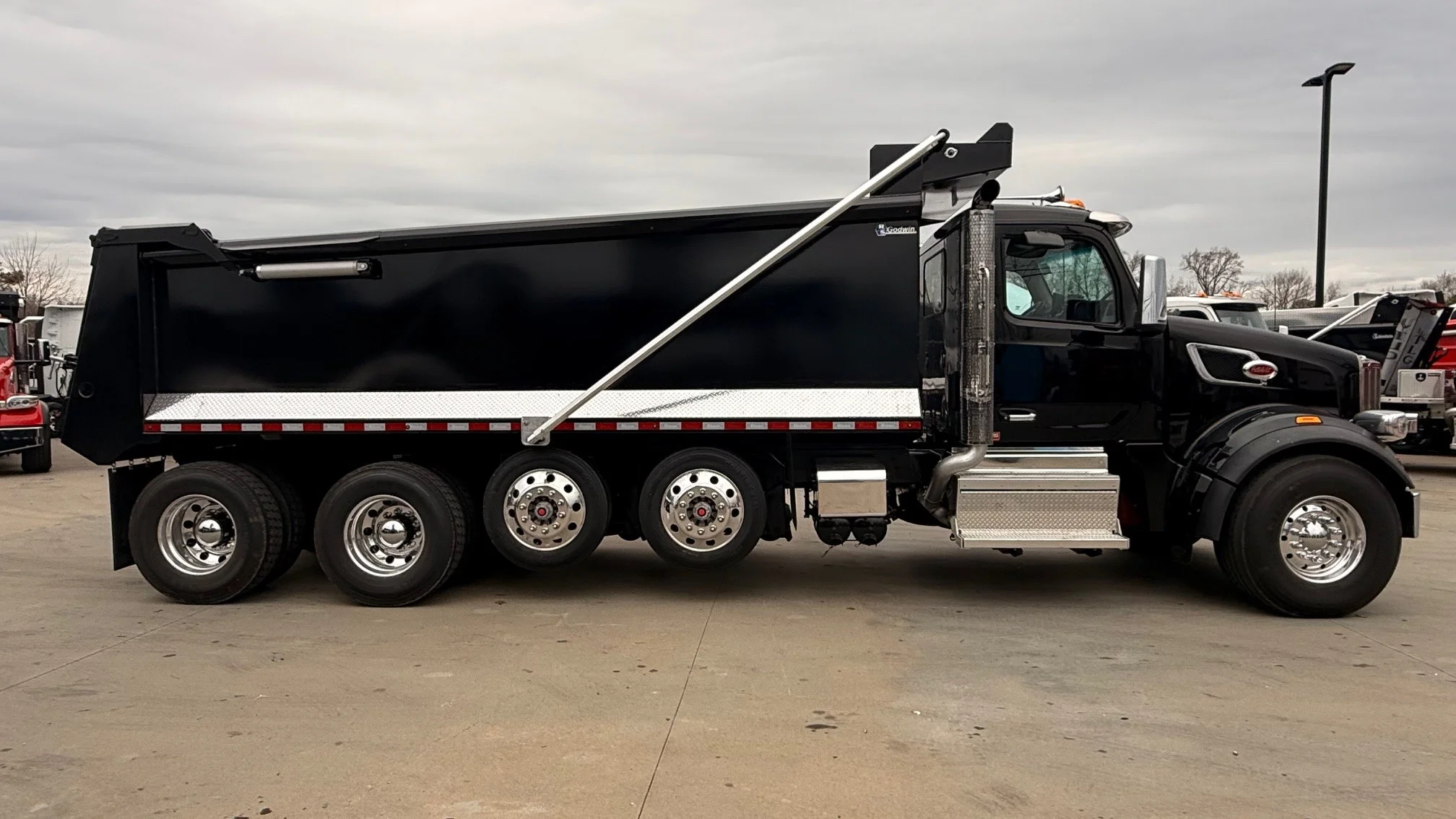 2026 Peterbilt 567 in Charlotte, NC — photo 6