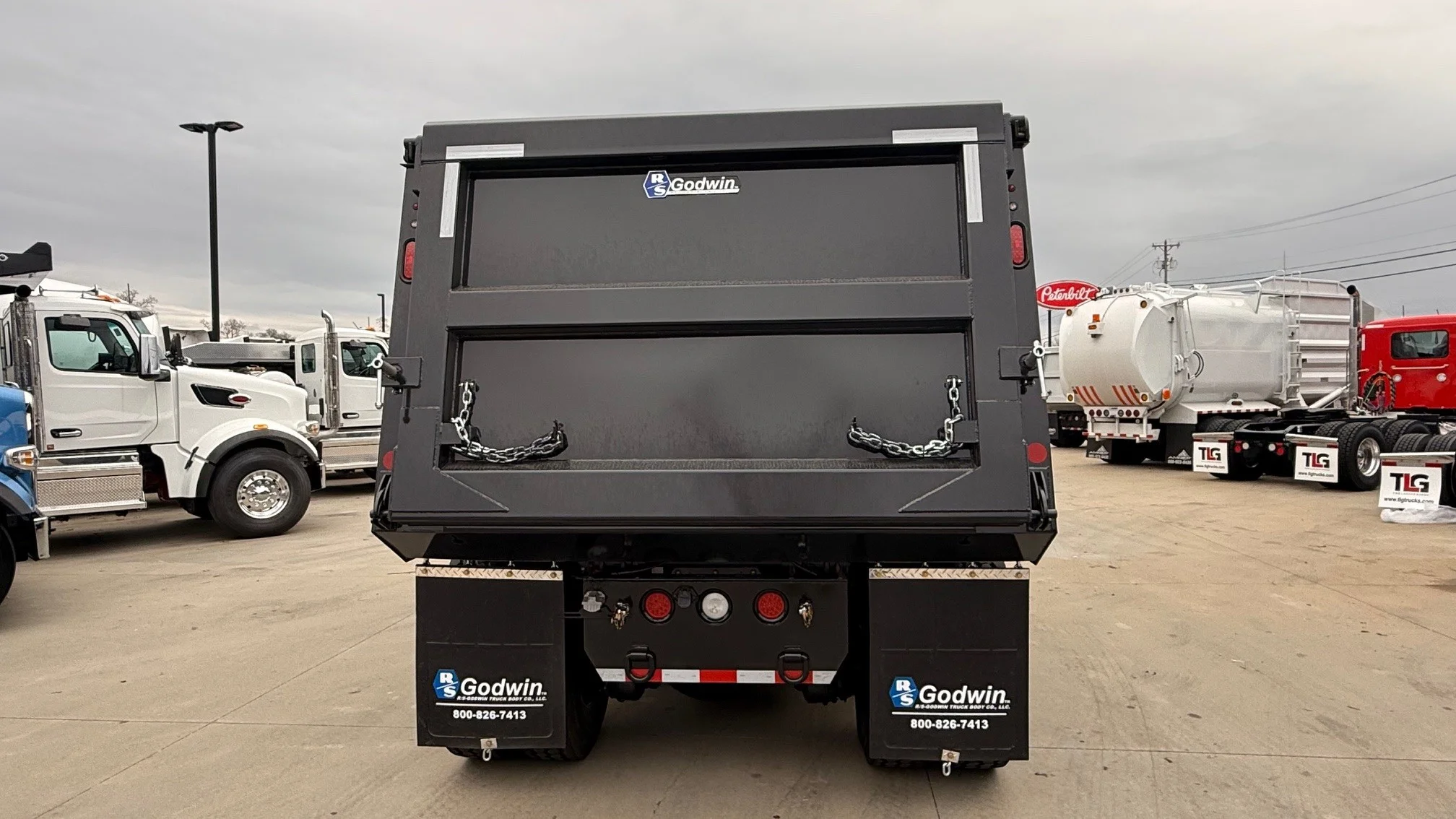 2026 Peterbilt 567 in Charlotte, NC — photo 4