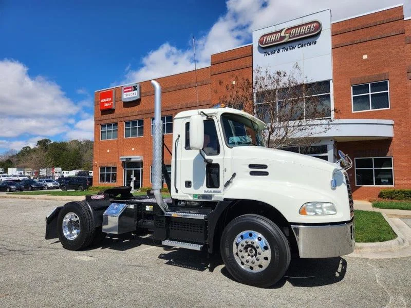 2021 Mack Anthem - image 10