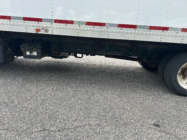 2020 Isuzu NRR in Braintree, MA — photo 5