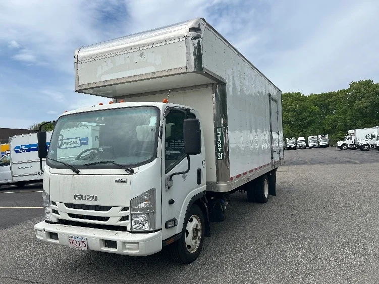2020 Isuzu NRR in Braintree, MA — photo 3