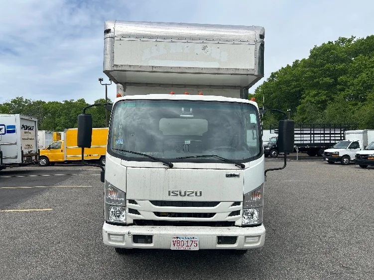 2020 Isuzu NRR in Braintree, MA — photo 2