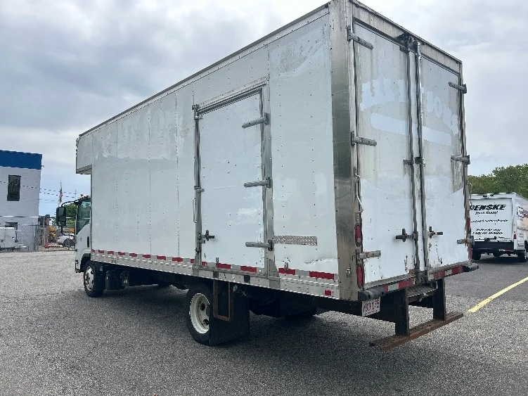 2020 Isuzu NRR in Braintree, MA — photo 6