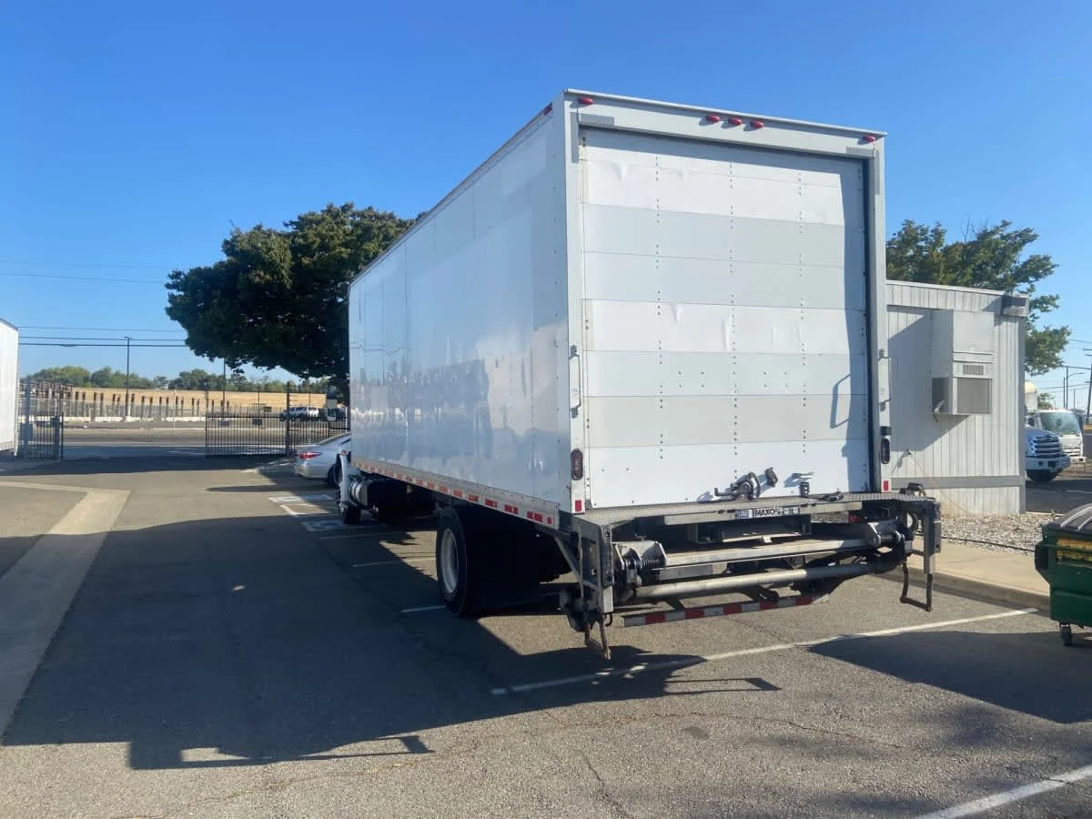 2019 International 4300 in West Sacramento, CA — photo 6