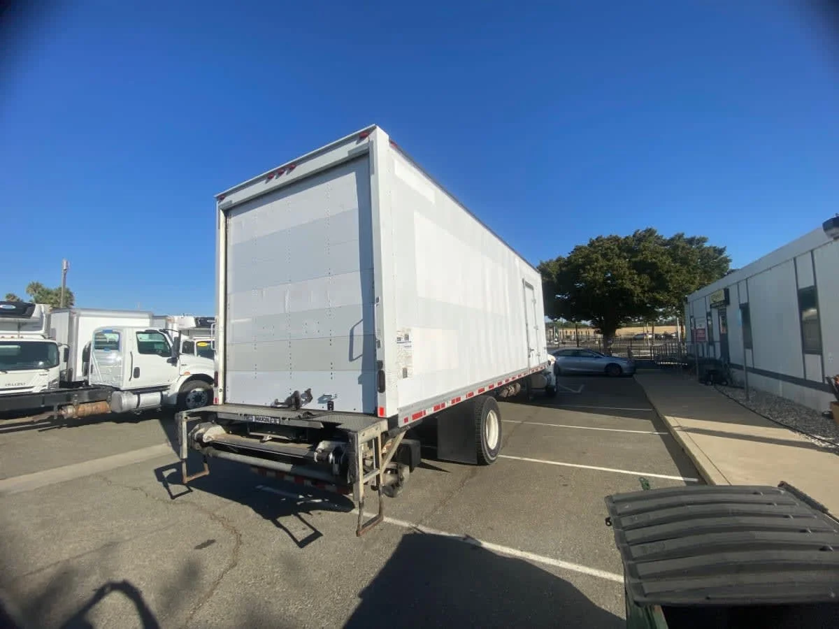 2019 International 4300 in West Sacramento, CA — photo 4