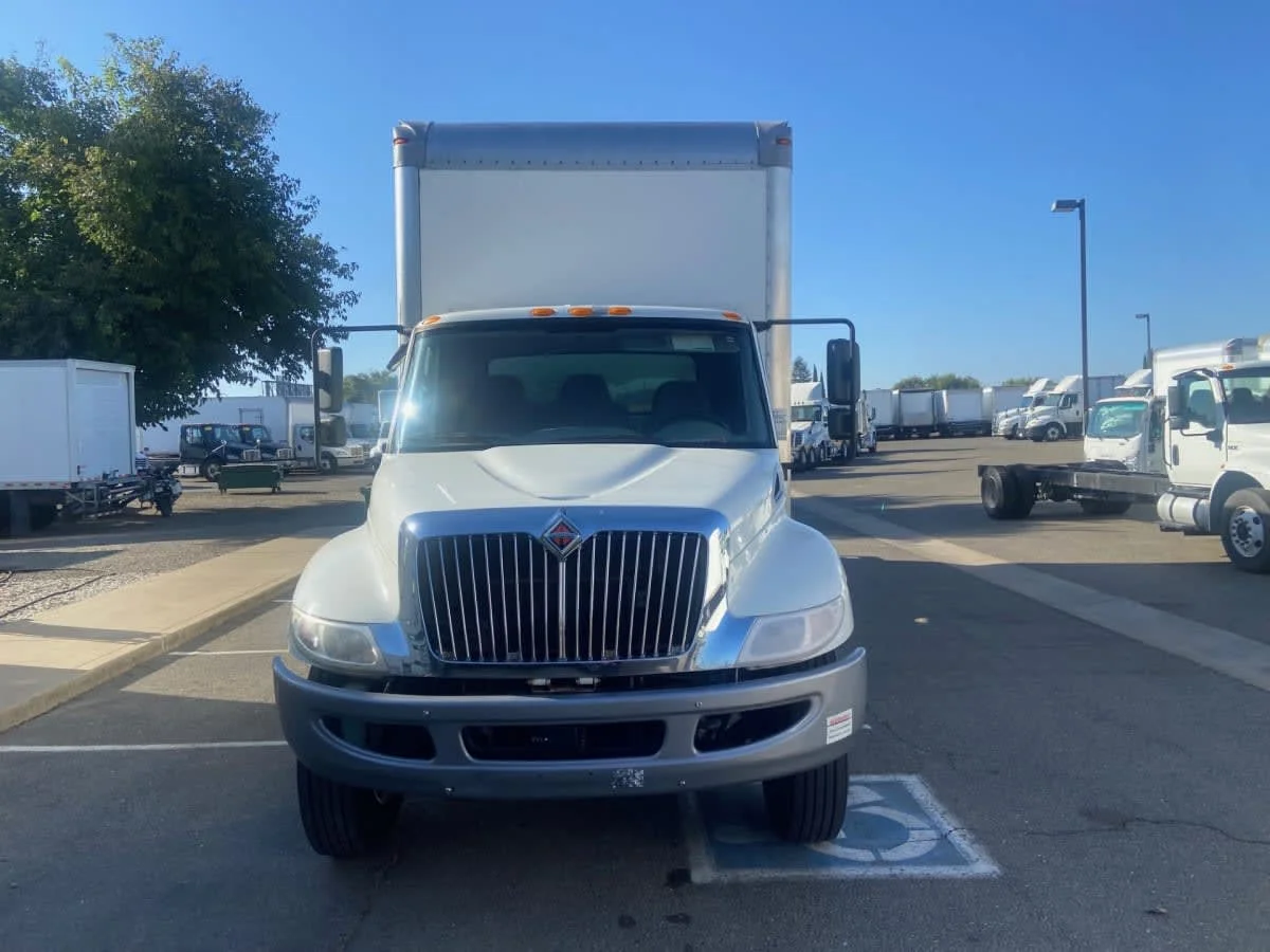 2019 International 4300 in West Sacramento, CA — photo 2