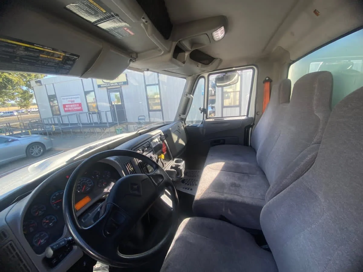 2019 International 4300 in West Sacramento, CA — photo 7