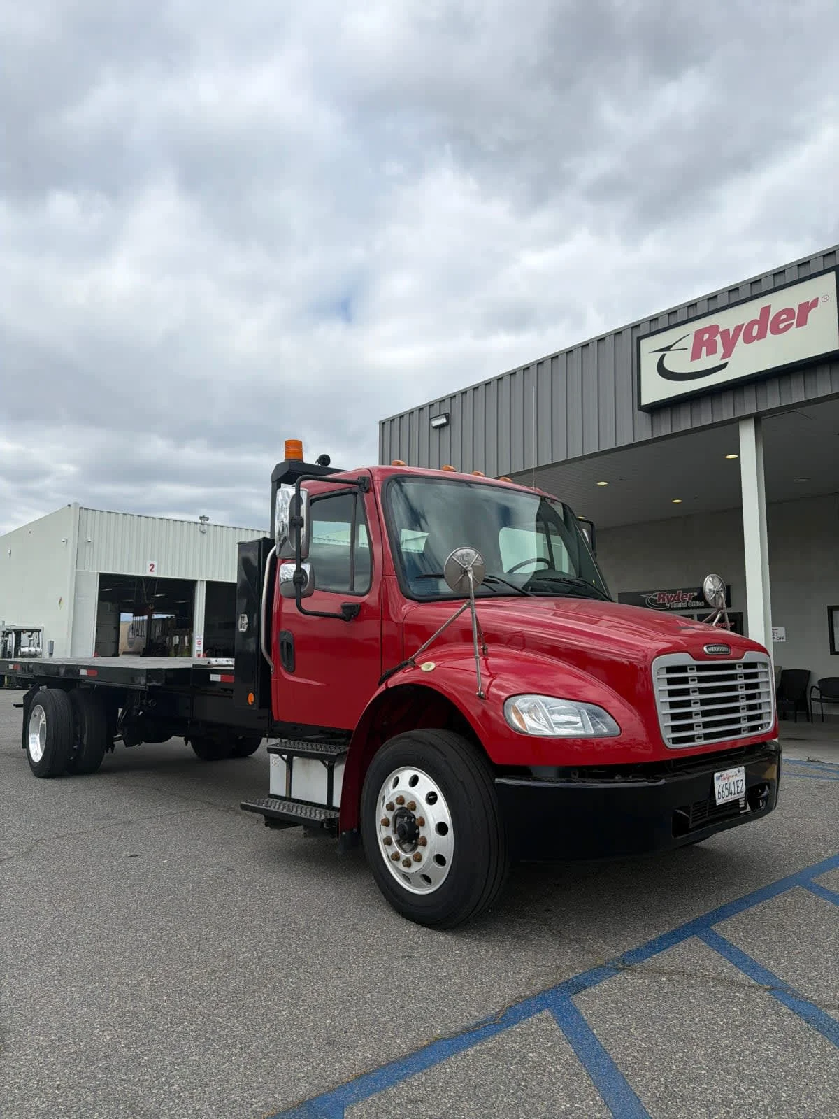 2018 Freightliner M2 106 in San Diego, CA — photo 3