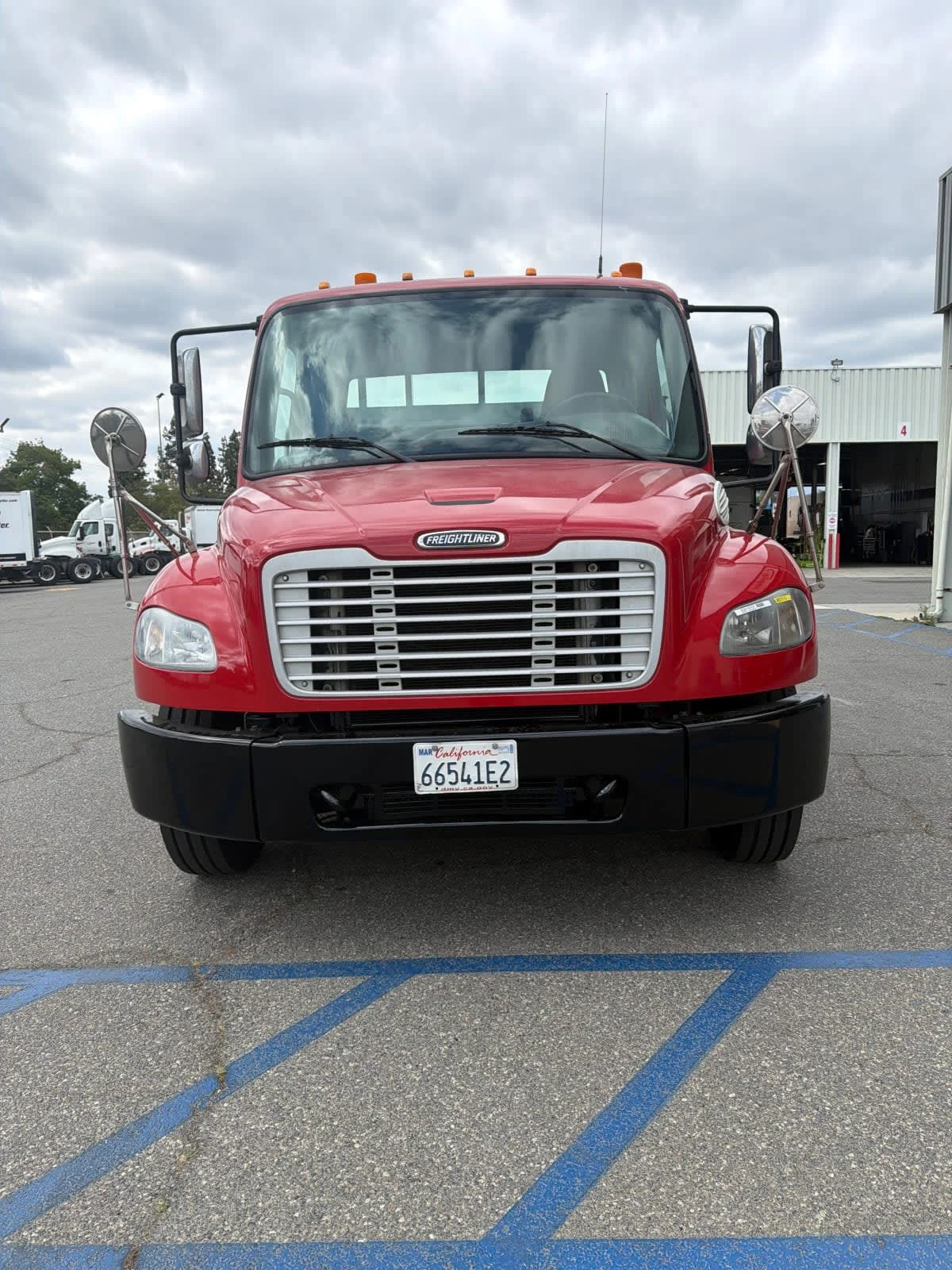 2018 Freightliner M2 106 in San Diego, CA — photo 2
