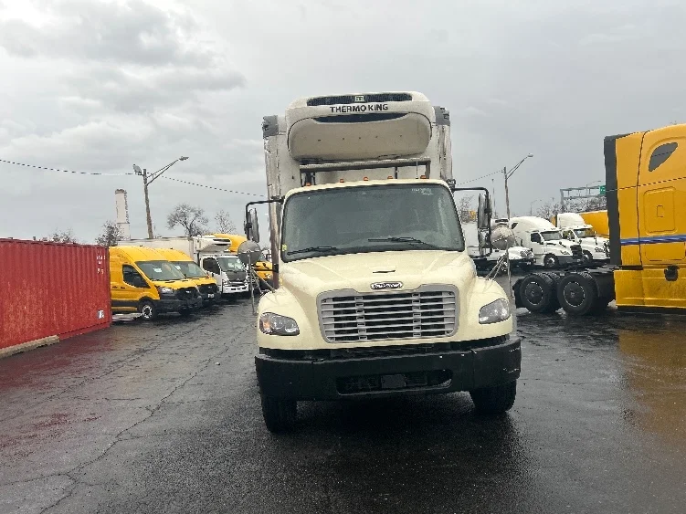 2020 Freightliner M2 106 - image 2