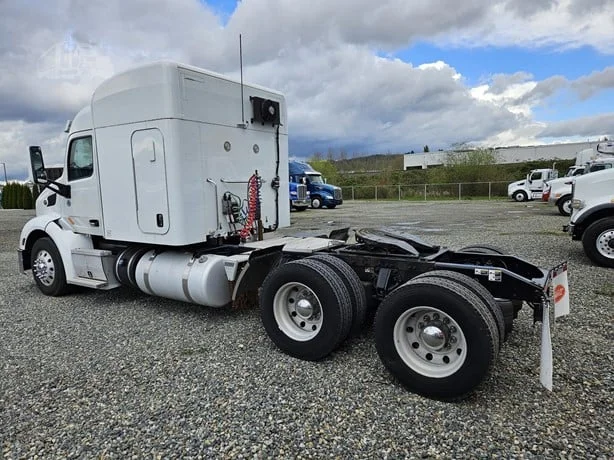 2017 Peterbilt 579 in MS — photo 3