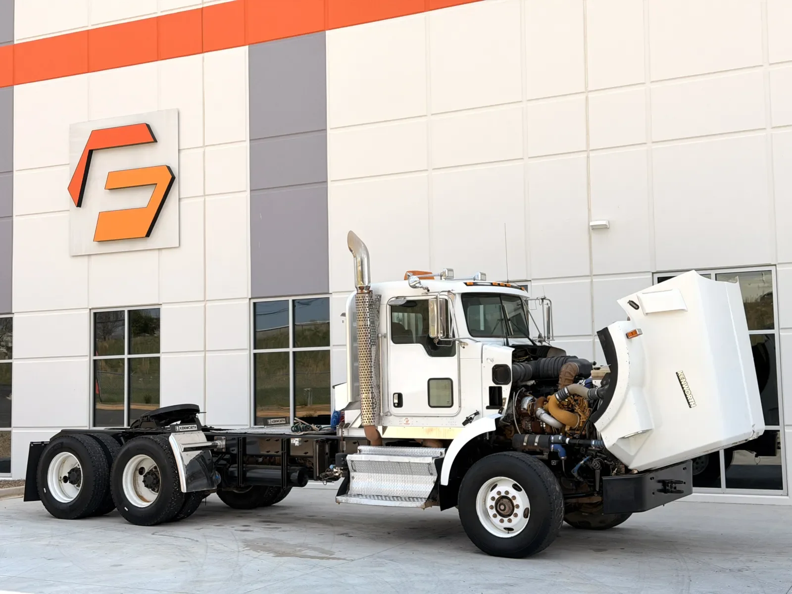 2009 Kenworth T800 - image 9