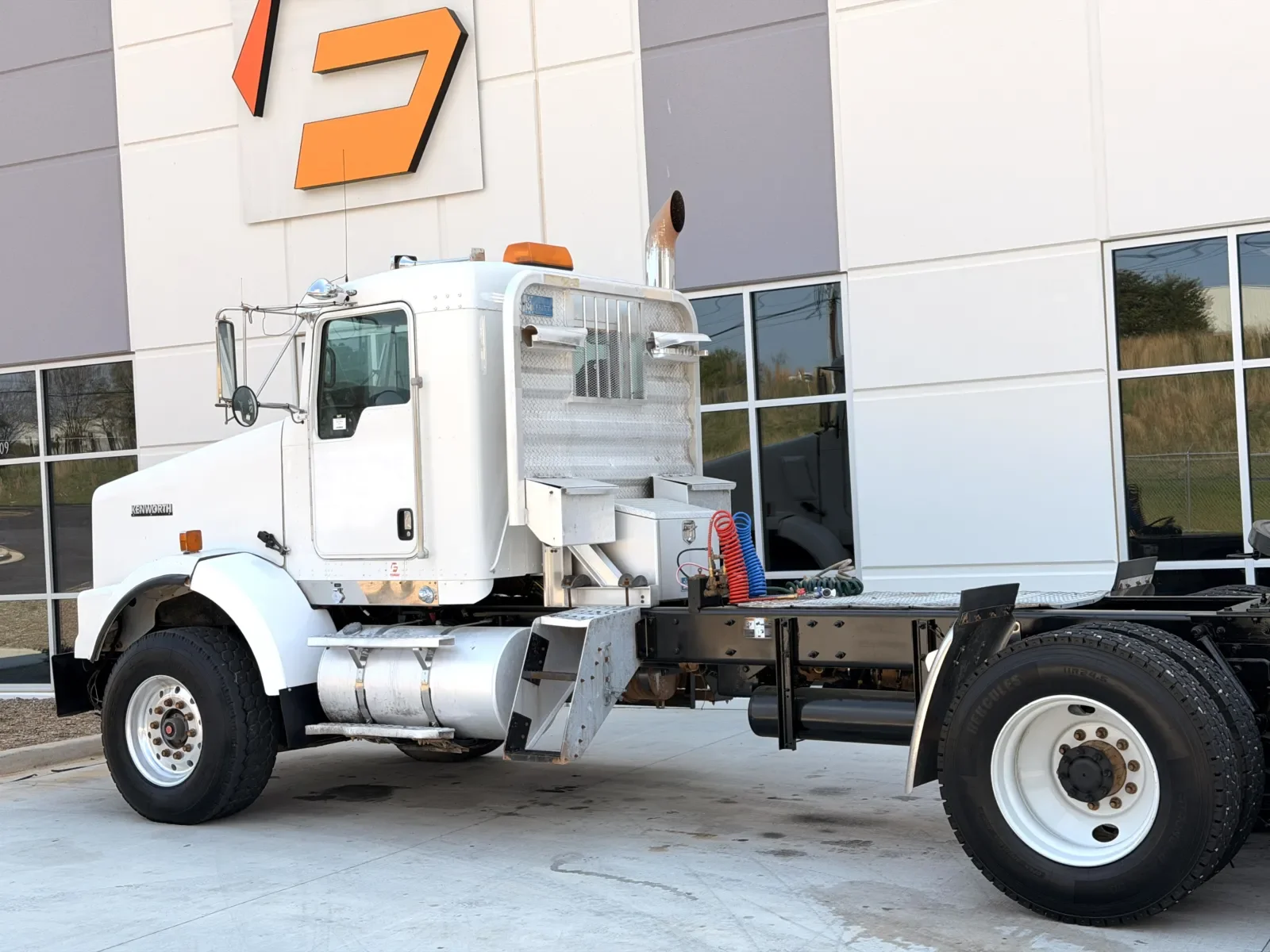 2009 Kenworth T800 - image 8