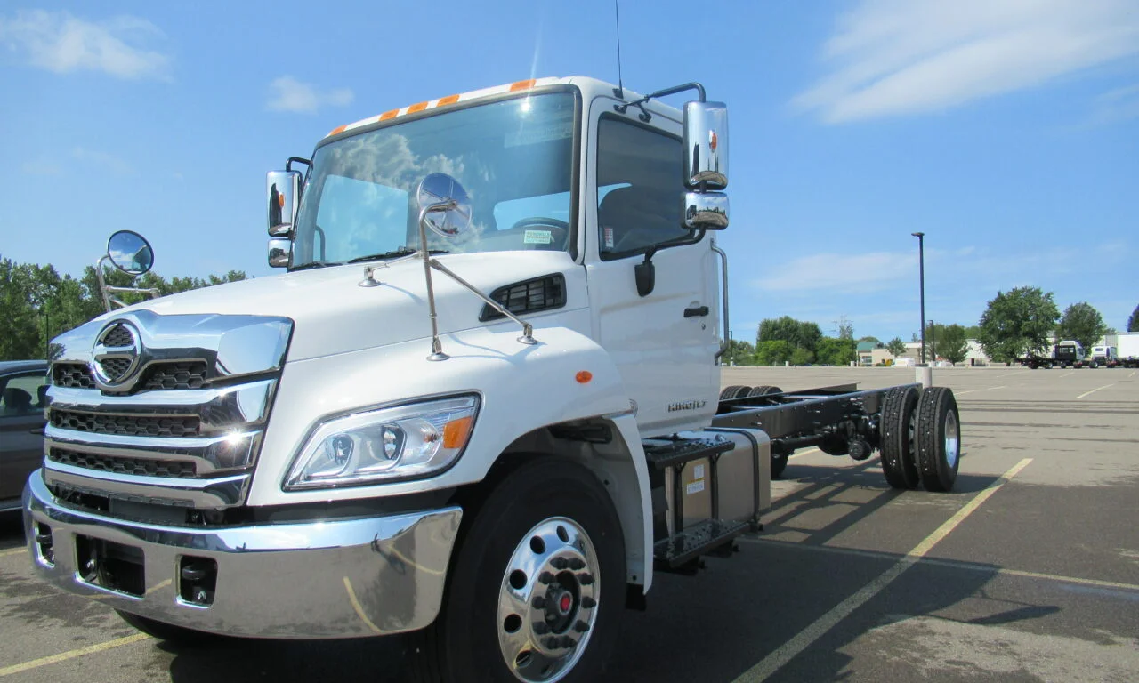 2025 Hino L7 in Buffalo, NY — photo 2