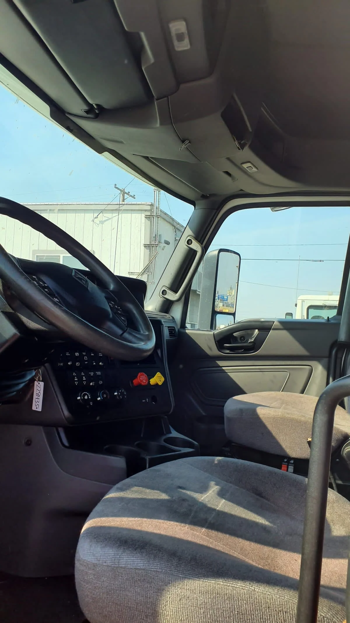 2020 International LT in Tacoma, WA — photo 7