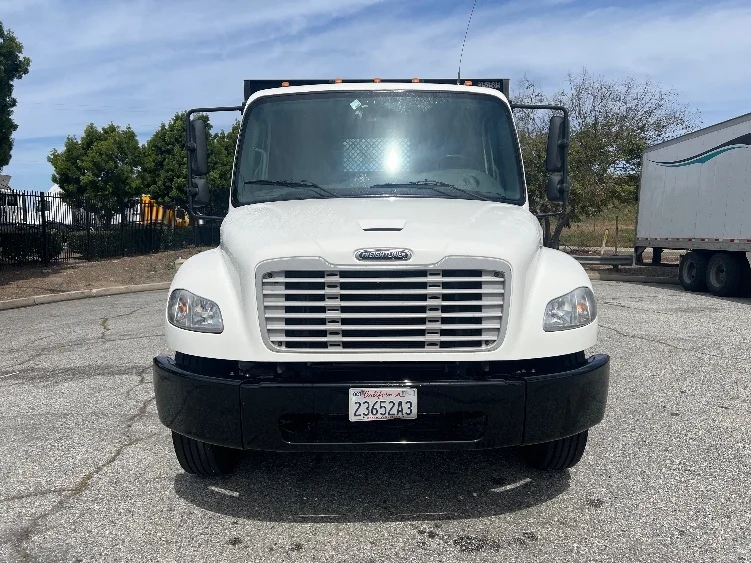2021 Freightliner M2 106 - image 2