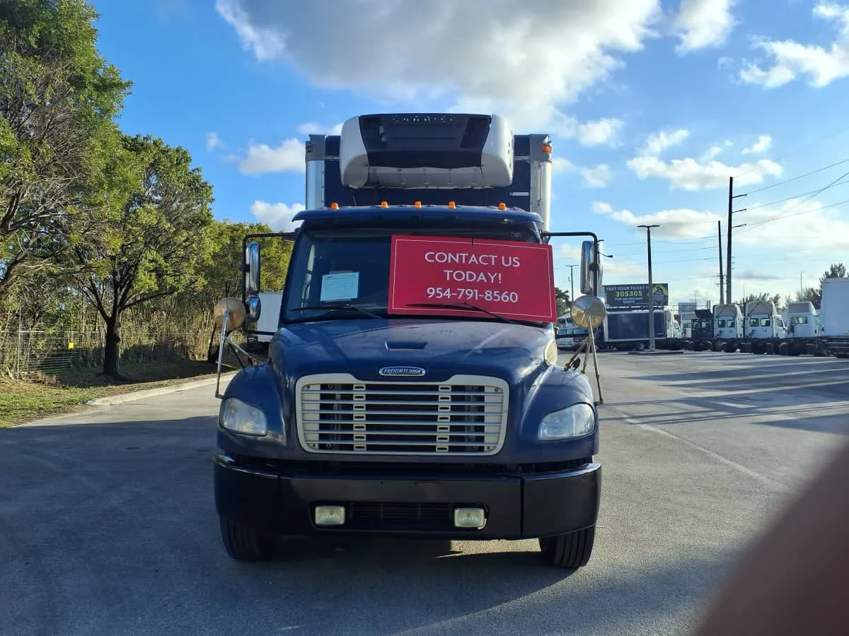 2014 Freightliner M2 106 - image 2