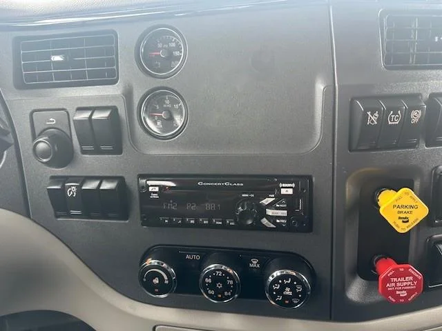 2021 Peterbilt 579 - image 5