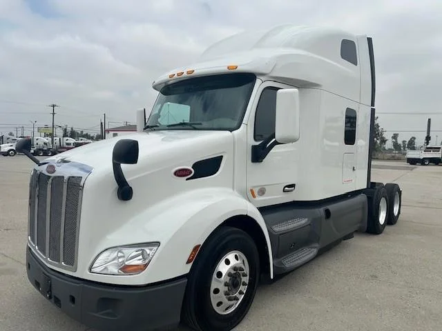 2021 Peterbilt 579 - image 13