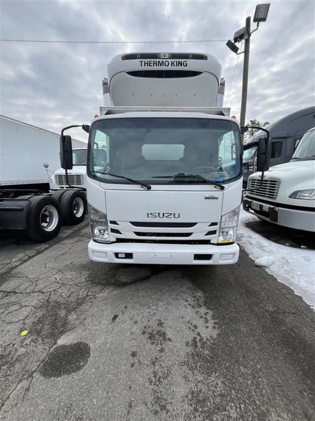 2019 Isuzu NRR in Ashland, VA — photo 2