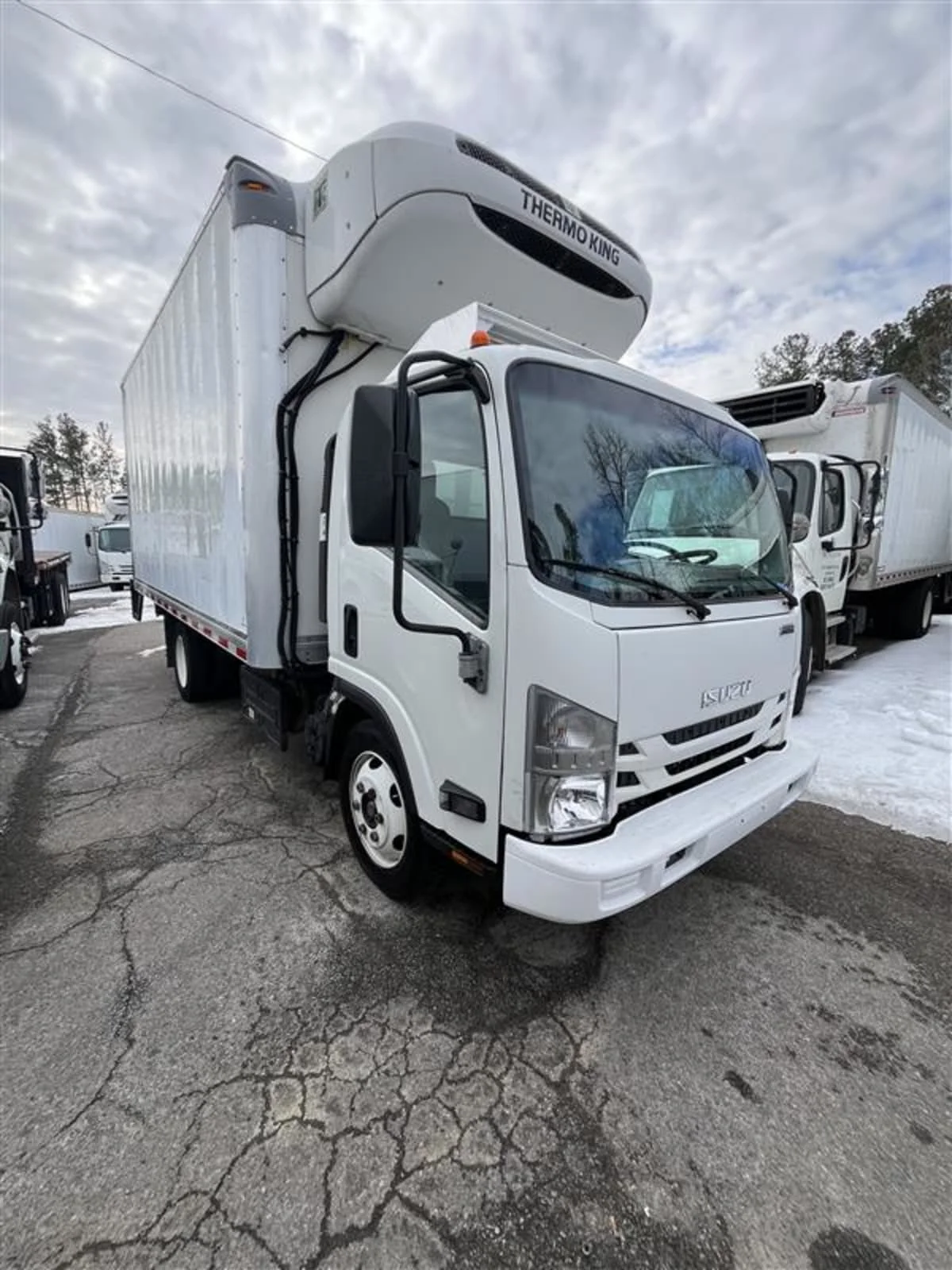 2019 Isuzu NRR in Ashland, VA — photo 3