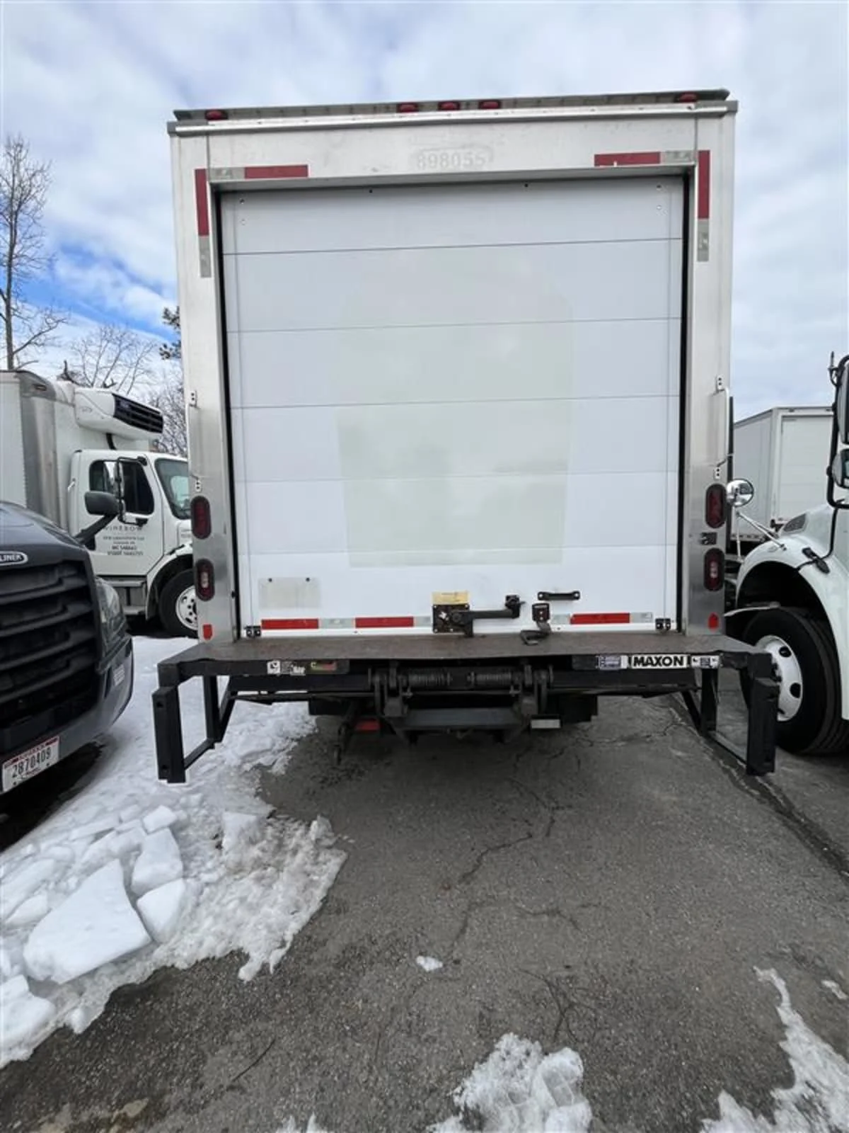 2019 Isuzu NRR in Ashland, VA — photo 5