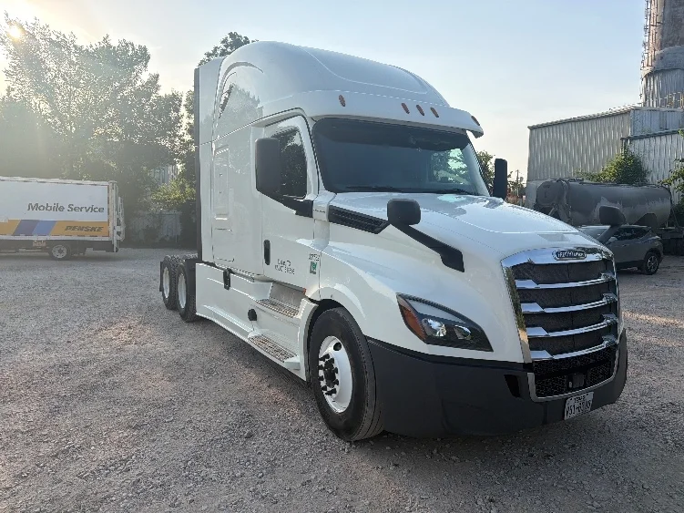 2020 Freightliner Cascadia in Dallas, TX
