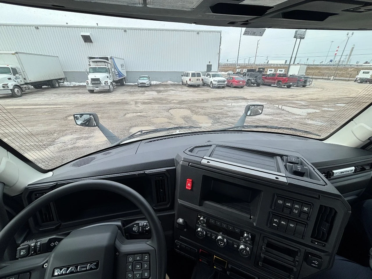 2027 Mack Anthem in Pendleton, IN — photo 17