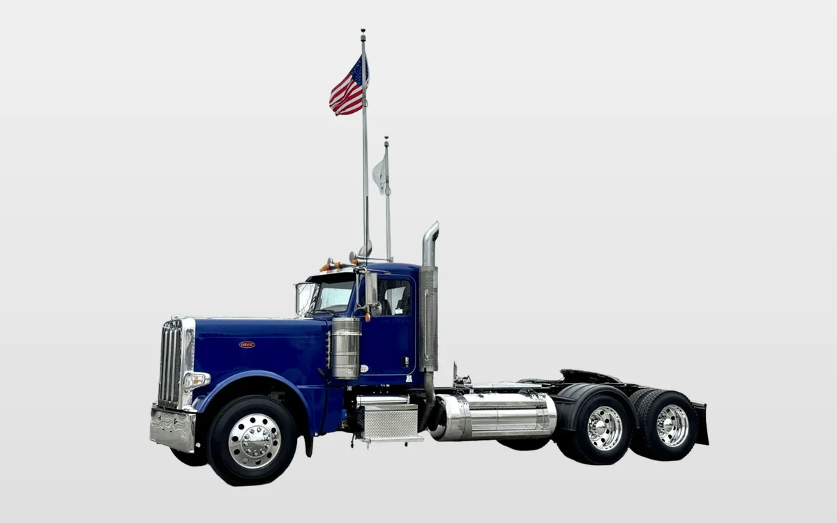 2022 Peterbilt 389 - image 1