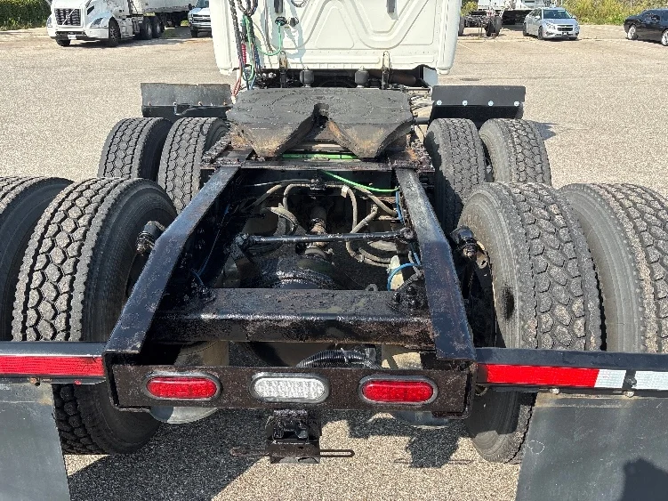 2019 Freightliner Cascadia in Lansing, MI — photo 6