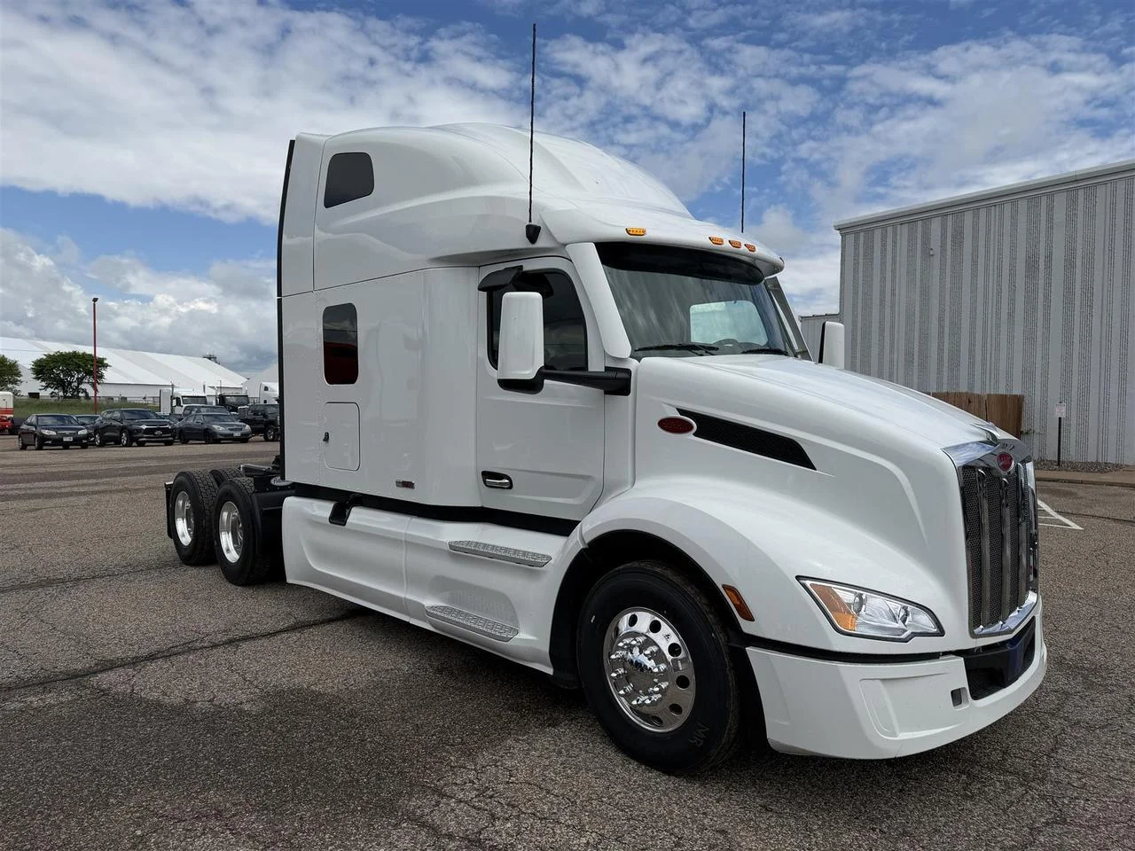 2027 Peterbilt 579