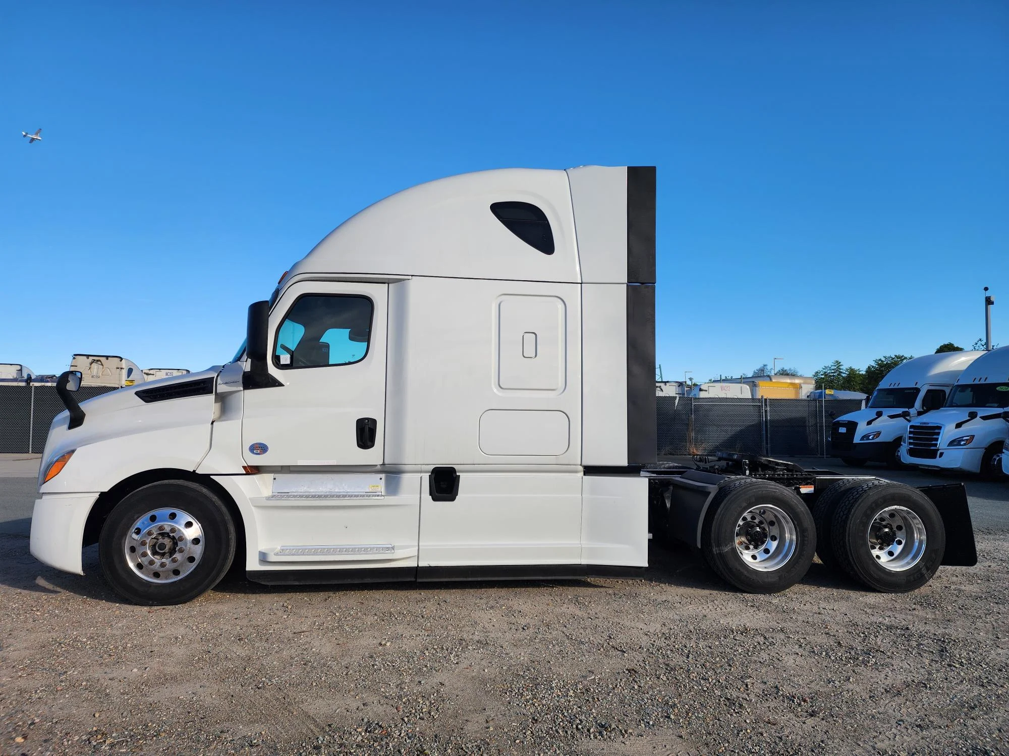2020 Freightliner Cascadia in San Diego, CA — photo 2