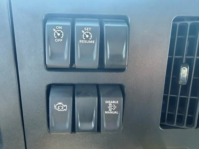 2025 Peterbilt 536 — photo 37