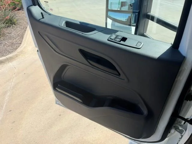 2025 Peterbilt 536 — photo 28