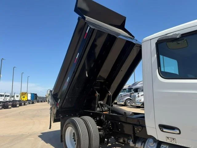 2025 Peterbilt 536 — photo 41