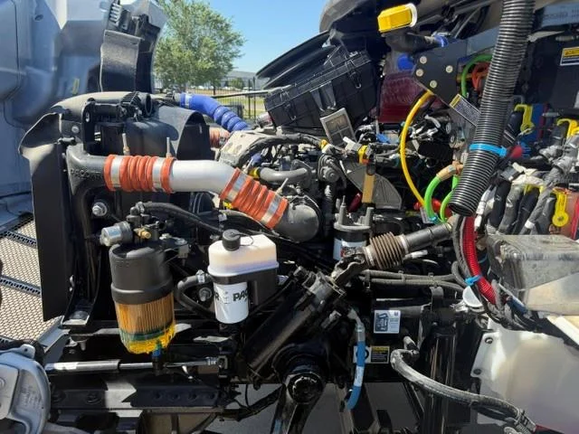 2025 Peterbilt 536 — photo 23