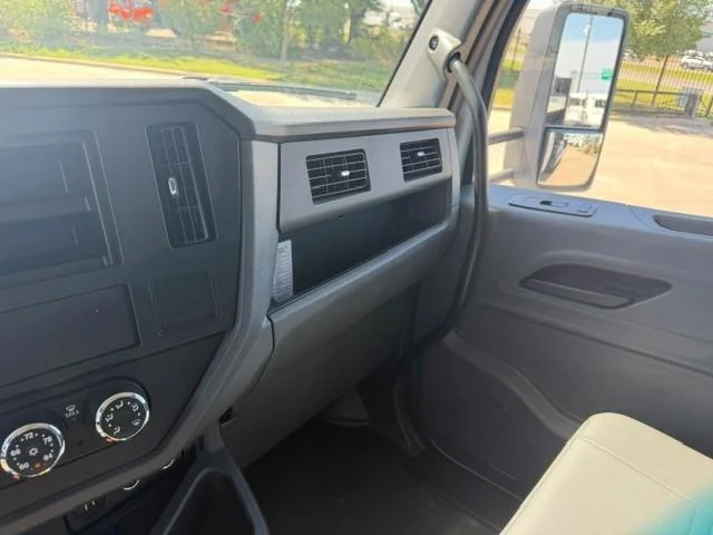 2025 Peterbilt 536 — photo 31
