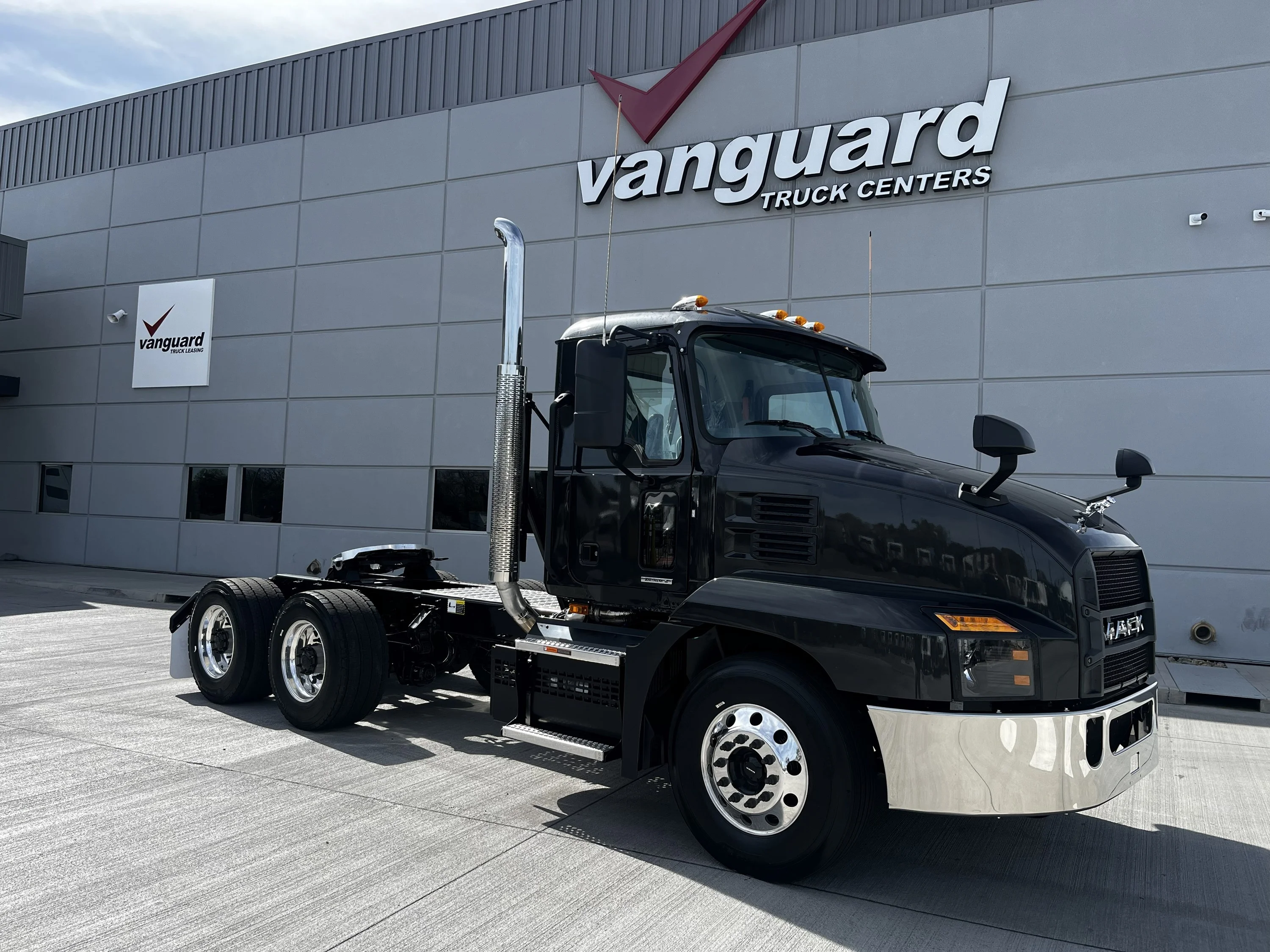 2025 Mack Anthem in Phoenix, AZ