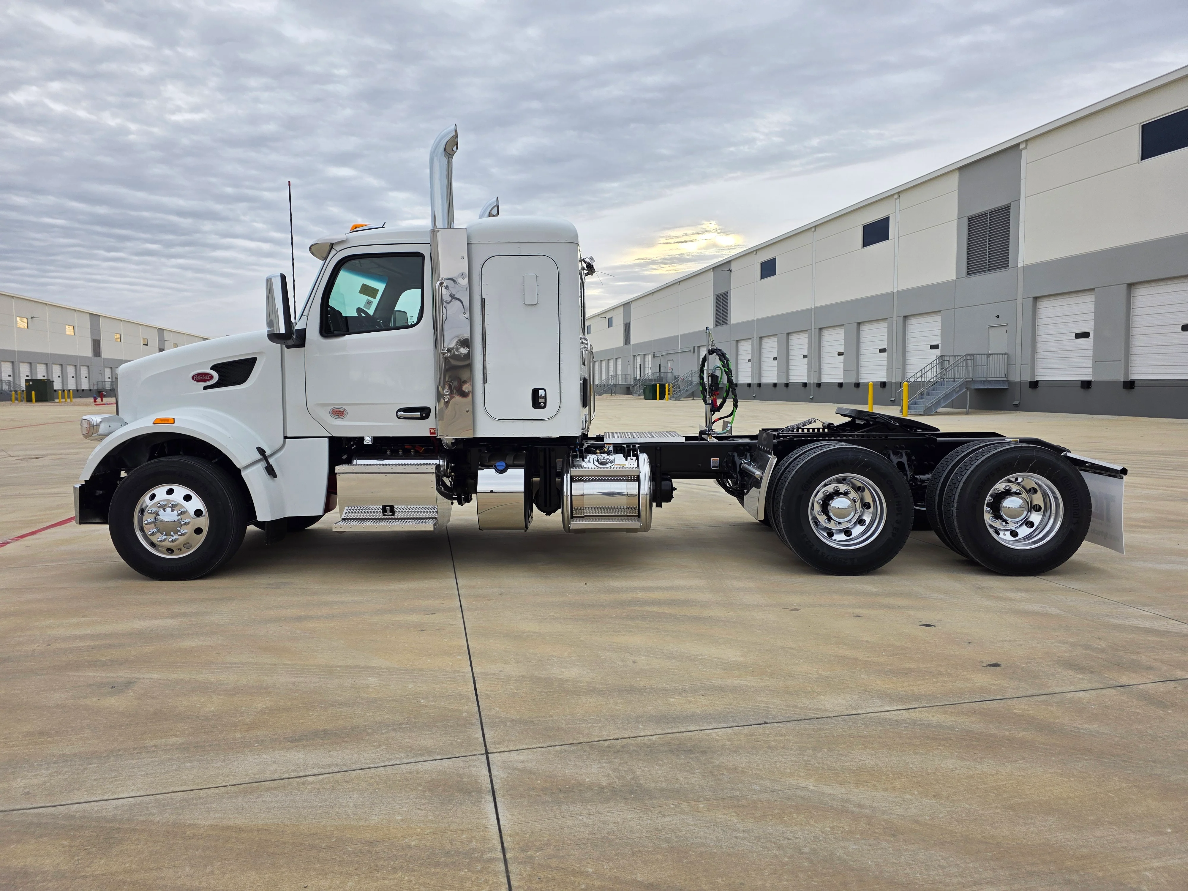 2027 Peterbilt 567 in Joplin, MO — photo 2