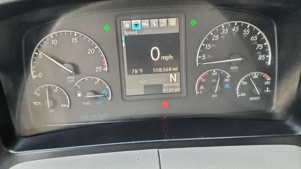 2020 Freightliner Cascadia in Bolingbrook, IL — photo 9
