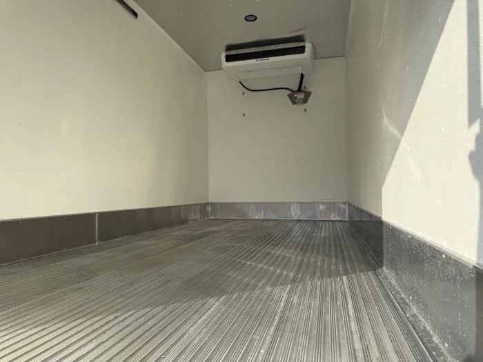 2025 Isuzu NRR - image 10