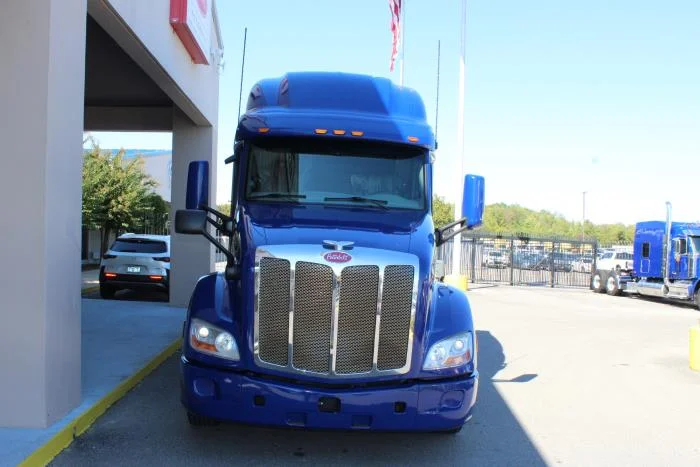 2022 Peterbilt 579 — photo 3