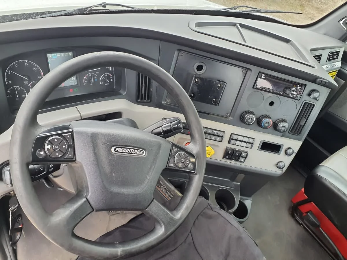 2021 Freightliner Cascadia in Converse, TX — photo 7