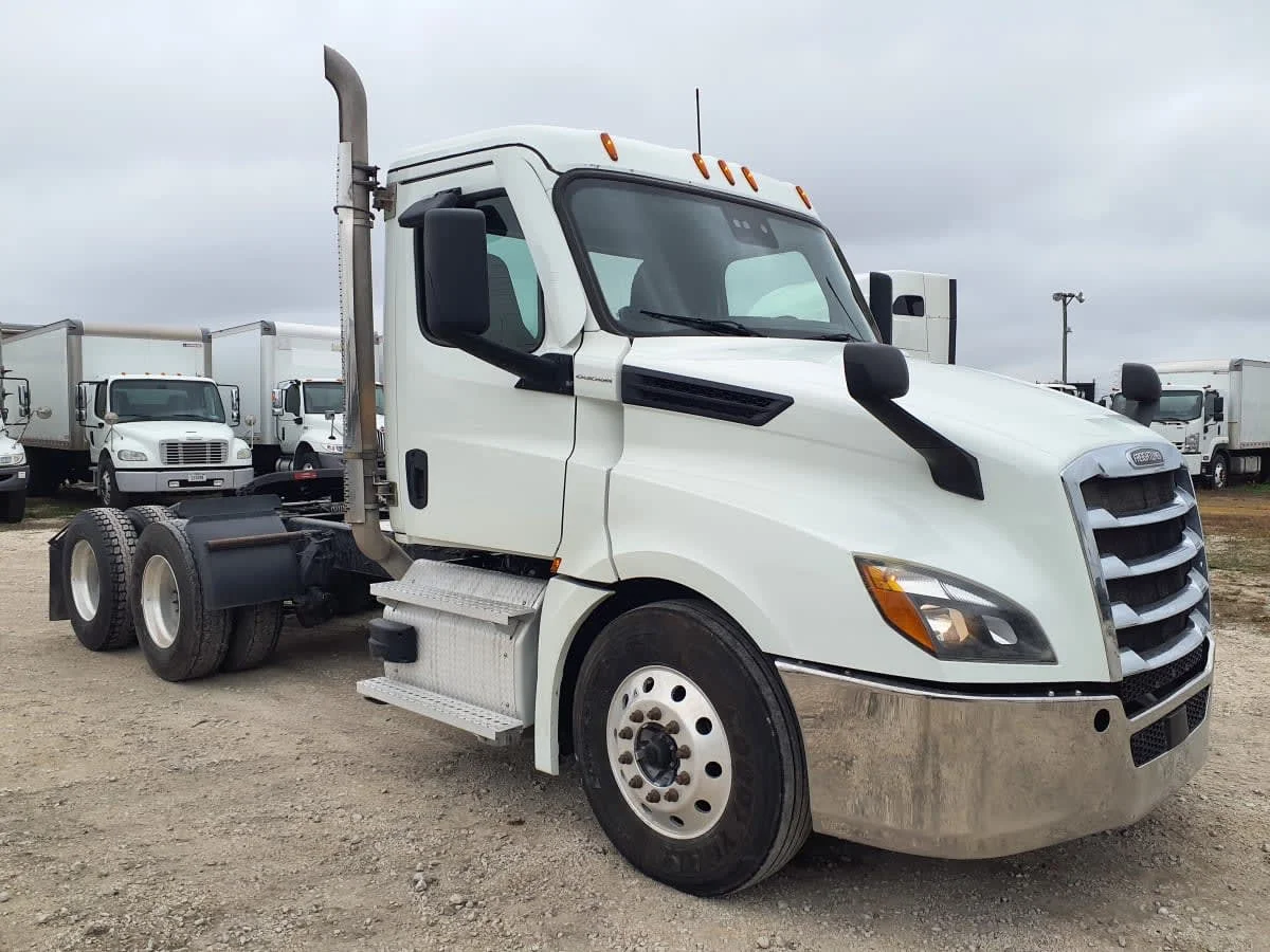2021 Freightliner Cascadia in Converse, TX