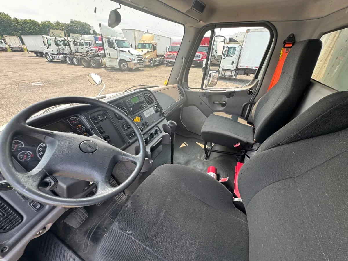 2020 Freightliner M2 106 - image 6