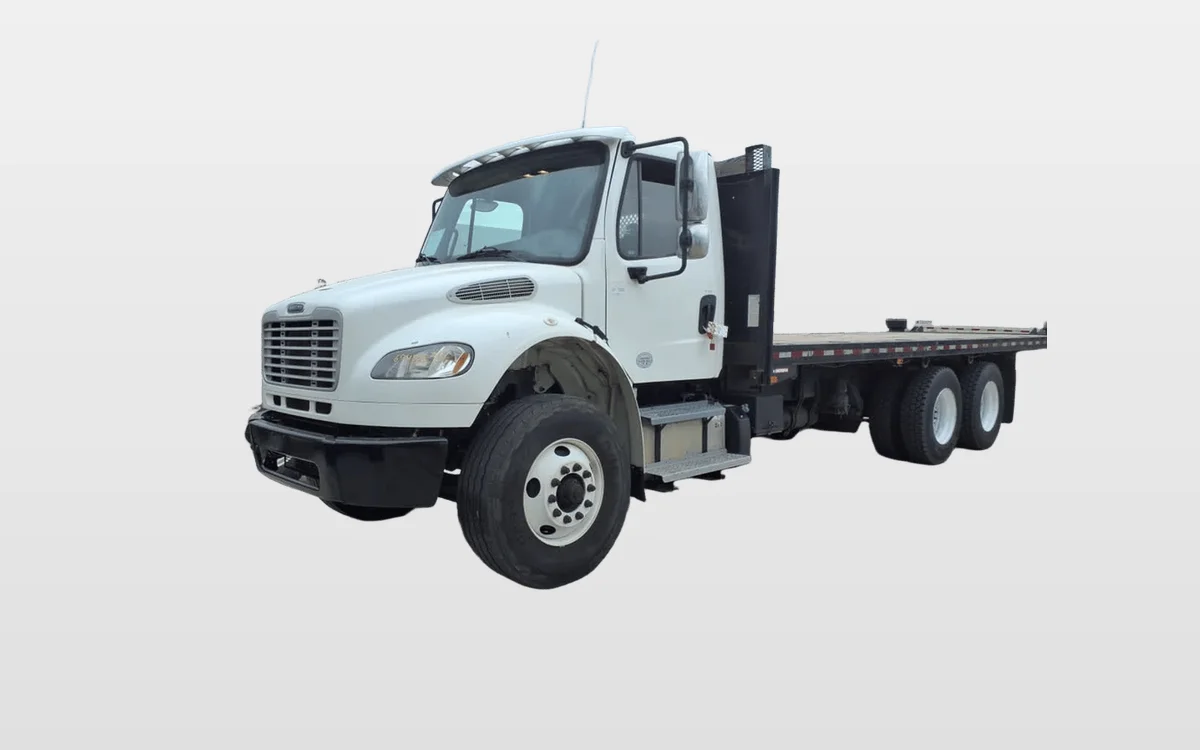 2017 Freightliner M2 106 - image 1