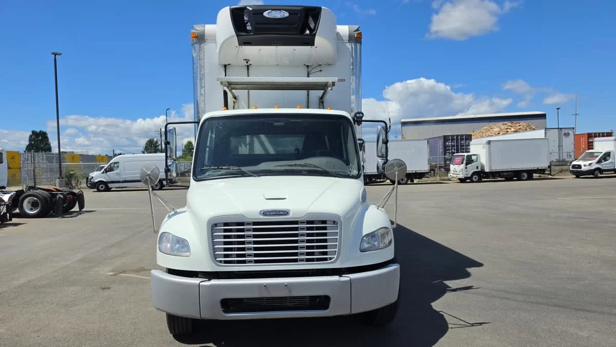 2020 Freightliner M2 106 in Tacoma, WA — photo 2
