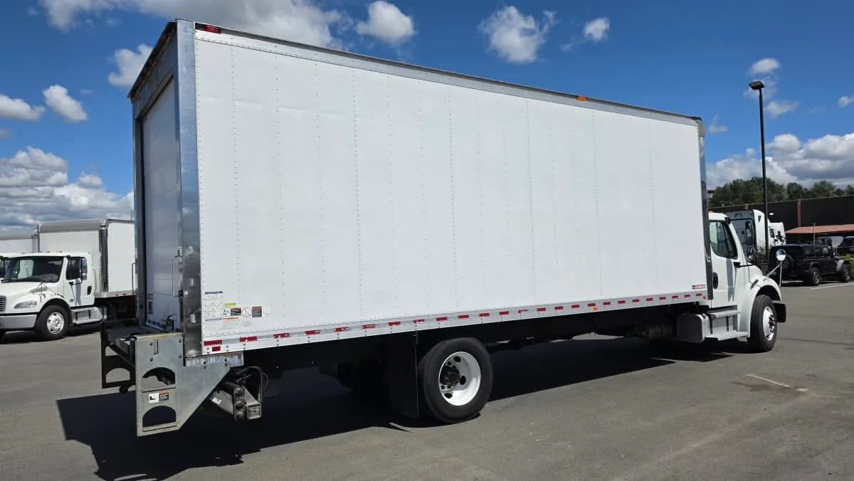 2020 Freightliner M2 106 in Tacoma, WA — photo 4