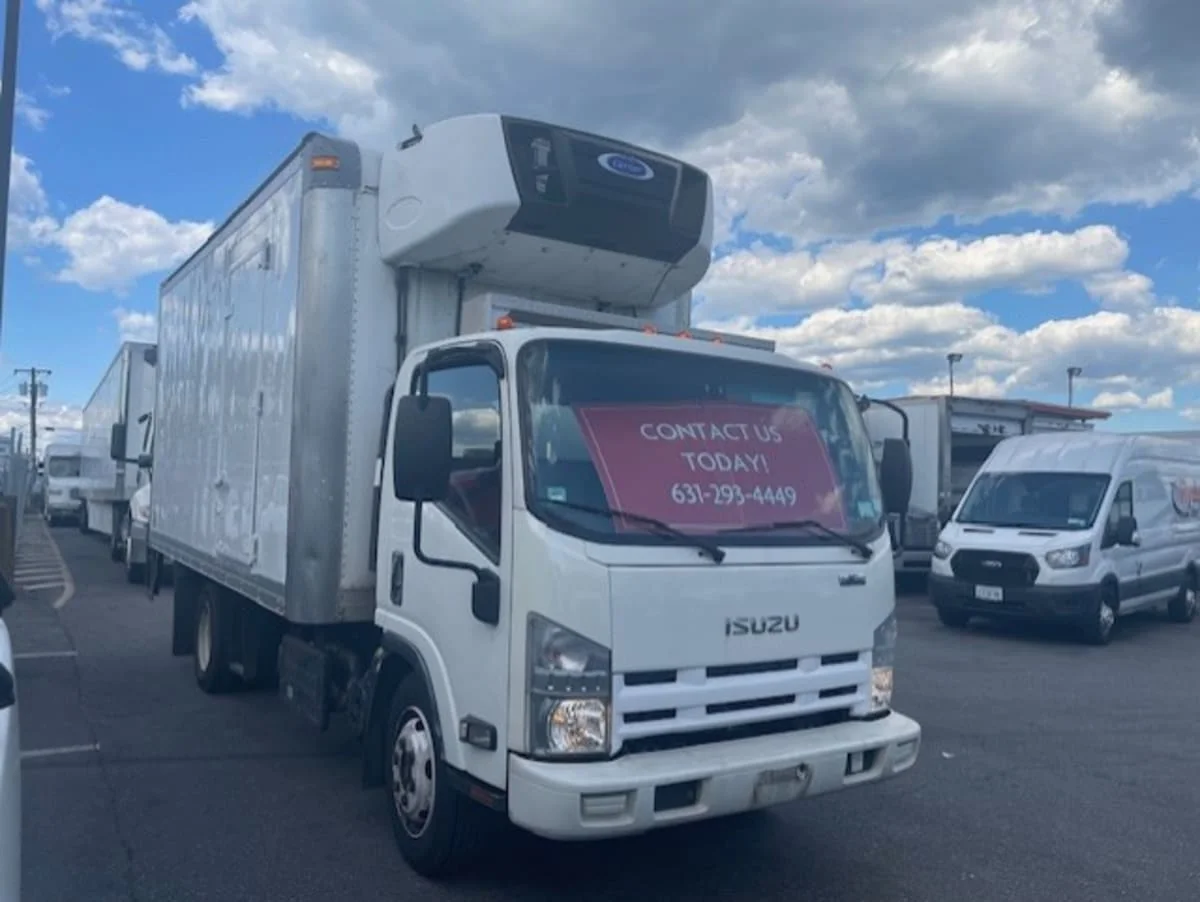 2017 Isuzu NRR - image 3