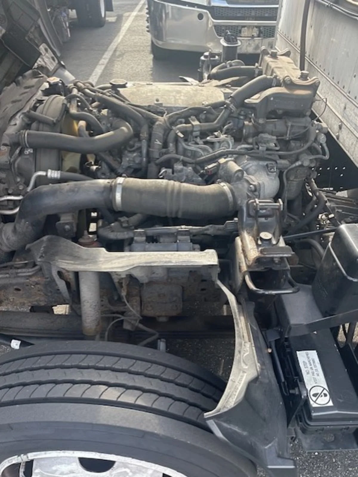 2017 Isuzu NRR - image 10